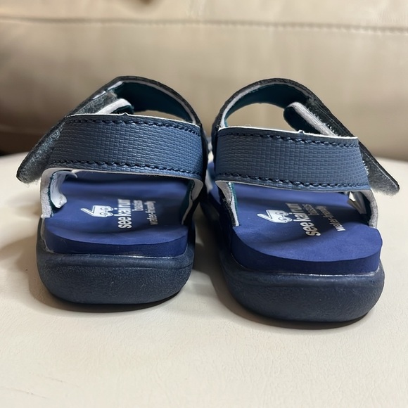 NWOT See Kai Run Basics Water-Friendly Blue Sandals Size 4 - Picture 4 of 10